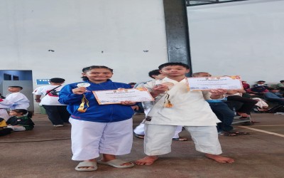 Siswa Berbakat SMPN 2 Pandaan Mengukir Prestasi di Ajang Karate dan Taekwondo