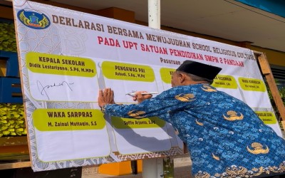 Peringati Hari Sumpah Pemuda, SMPN 2 Pandaan Gelar Upacara dan Kukuhkan Program SRC (School Religious Culture)